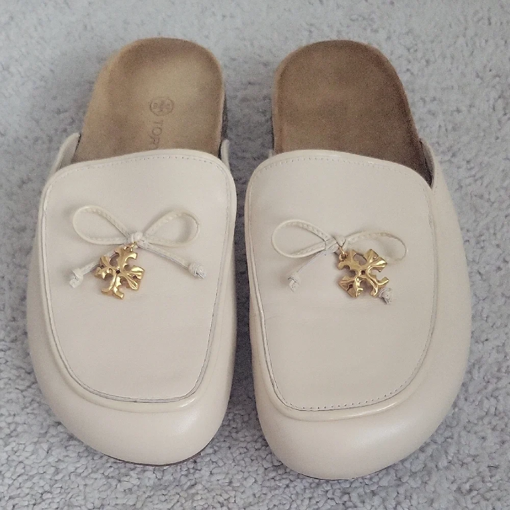 Tory Burch Cream Leather Tory Charm Mules Slip-On with Gold Logo Charm Size 6